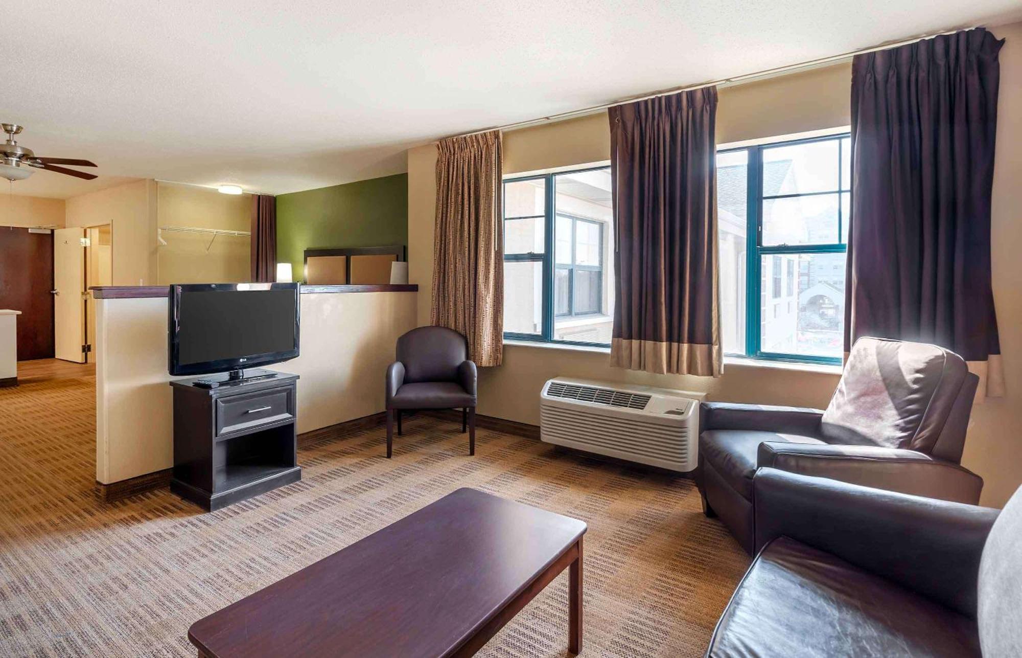 Extended Stay America Suites - Chicago - Woodfield Mall Schaumburg Ngoại thất bức ảnh